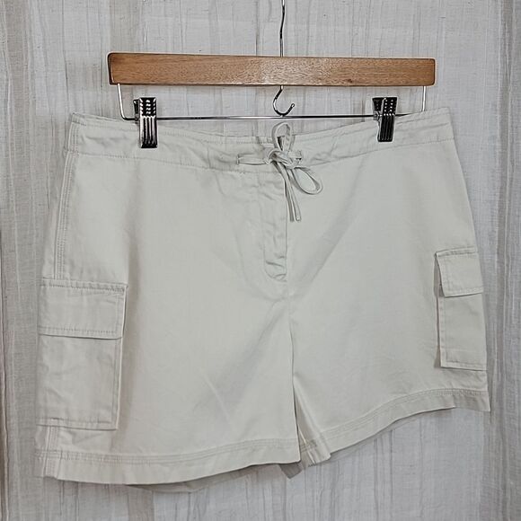 Tommy Hilfiger Khaki Cargo Chino Shorts - Picture 3 of 16